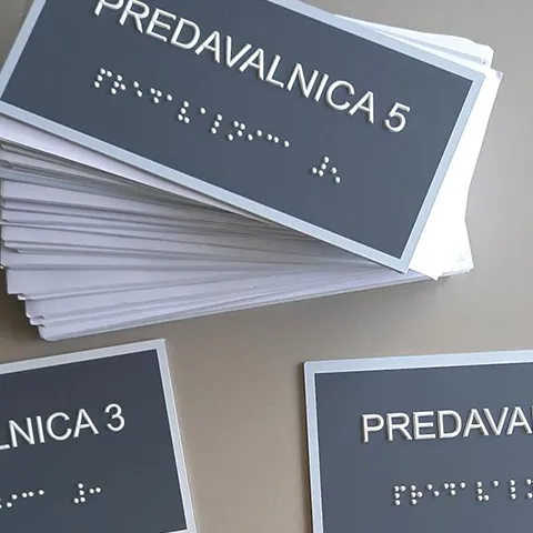 Označevalne table za slepe in slabovidne