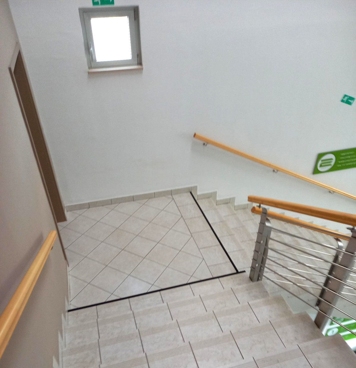 dostopno za invalide
