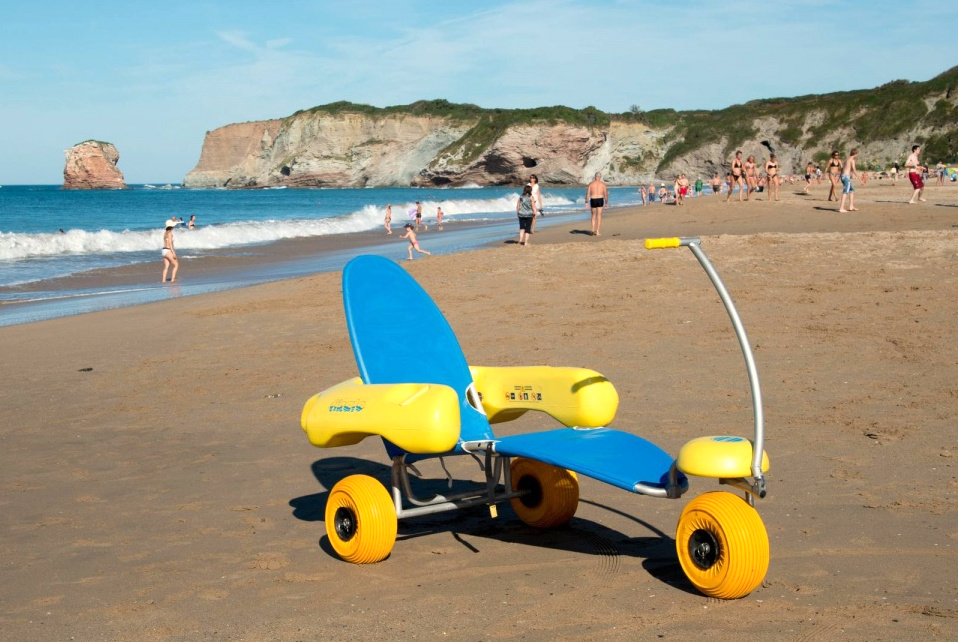 plažni stol za gibalno ovirane